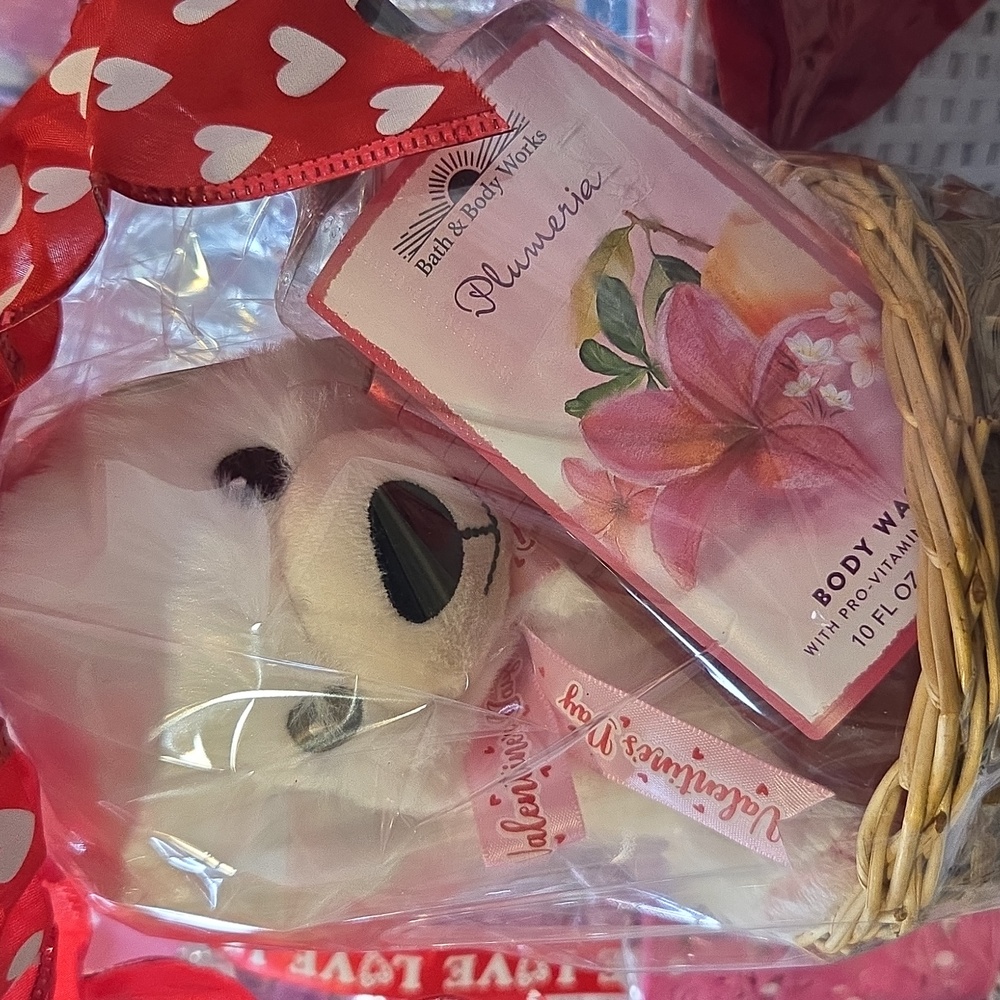 Bath & Body Works Plumeria Gift BASKET FOR HER - Picture 2 of 6